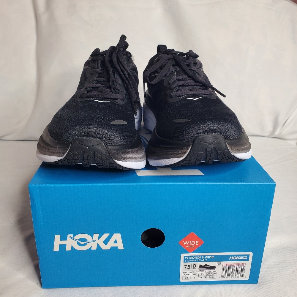 Hoka One One Bondi 8 sneakers NWT
